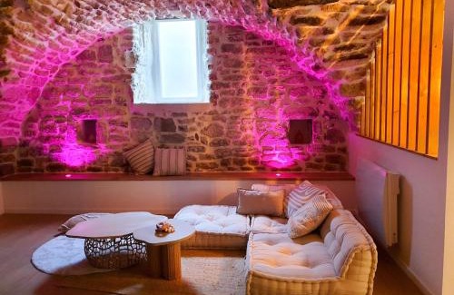 Etoile-sur-Rhone Apartment | Suite avec jacuzzi et sauna