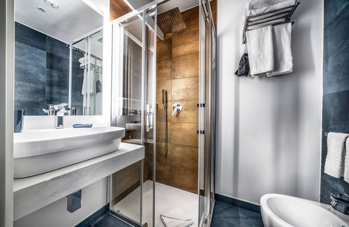 Universita House | Suite Blue Style