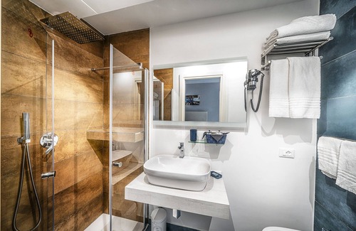 Universita House | Suite Blue Style