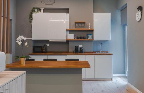 Trieste Old Town Apartment | Suite Corso Italia con Balcone nel Cuore di Trieste
