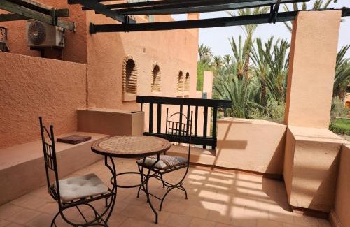 Palmeraie Apartment | Suite dans la palmeraie refaite à neuf grande Terrasse Dar Dmana