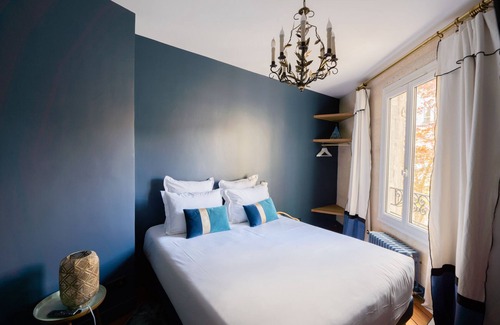 Bordeaux City Centre Bed & Breakfast | Suite ENCRE DE CHINE ideal for 4 people