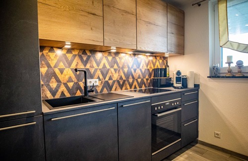 Waggershausen Apartment | Suite-Family-Private Bathroom-Mountain view