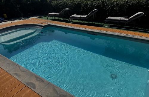 Quarto dei Mille Apartment | SUITE FLORE - Oasi di Relax in un elegante VILLA