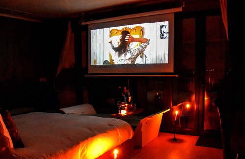 Guernes House | Suite 5*: Nid d'amour sur l'eau avec Jacuzzi