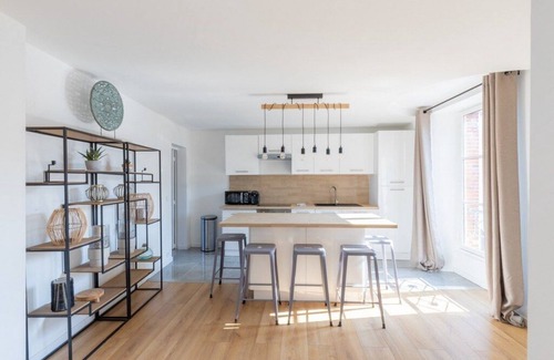 Epernay Apartment | Suite Hair - 4 Personnes A Seulement 2 Minutes à Pied de L'avenue de Champagne !