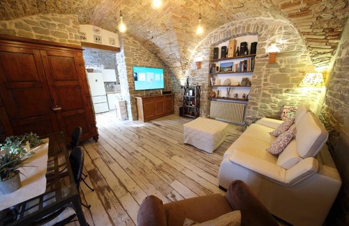 Marradi Apartment | Suite in Grotta nell'Alto Mugello a MARRADI