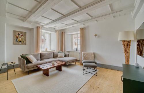 Kadelburg Apartment | Suite Kelnhof Patio - Cozy Riverside Apartment