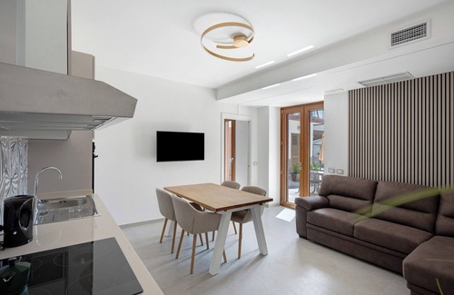 Bomerano Apartment | Suite La Camelia with Mountain View, Wi-Fi and Air Conditioning