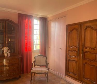 Aix-en-Provence Bed & Breakfast | Suite le Quervalat dans magnifique bastide 18eme
