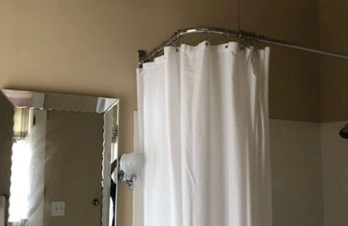 Selinsgrove Bed & Breakfast | Suite MaryAnne - Second Floor Guest Suite