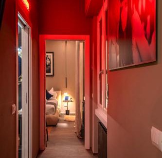 Ripamonti Corvetto Apartment | Suite Mirror - Attico con Terrazza, vicino Metro, Duomo, Fondazione Prada