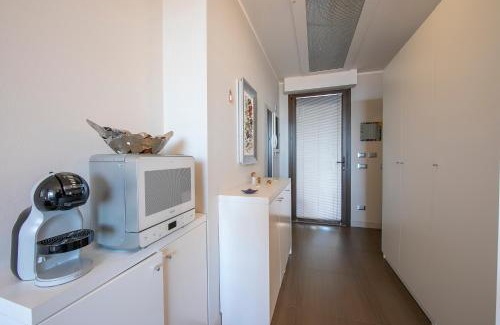 Meina Apartment | Suite on The Lake - Happy Rentals