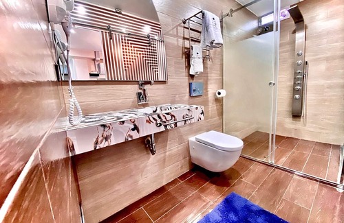 Chancay House | Suite Deluxe by BlueThreeHotel 3 Star. A 7min de la Plaza de Chancay.