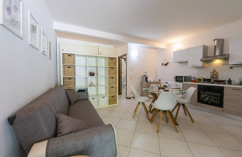 Barbarano Apartment | Suite Perla Salò Terrace 100m from Lake, Salò, Italy
