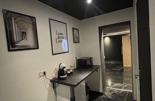 Saint-Jacques - Saint-Roch Apartment | Suite Prestige Jacuzzi, Sauna, Netflix, Disney+