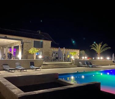 Saint-Nexans House | Suite Privative Jacuzzi Sauna de la Villa Del Castagnol