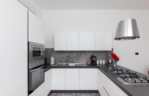 Cefalu Apartment | Suite Roccamare - Comfort d'Epoca e Vista da Sogno nel Cuore di Cefalù