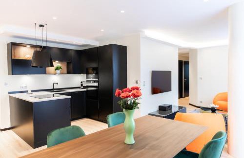 Dijon Centre Ville Apartment | Suite Romanée 6 personnes vue Cathédrale 2 Places de parking