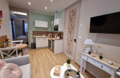 Calais Apartment | Suite Romantique à 5 mn de la Plage " la Bulle Romantique "