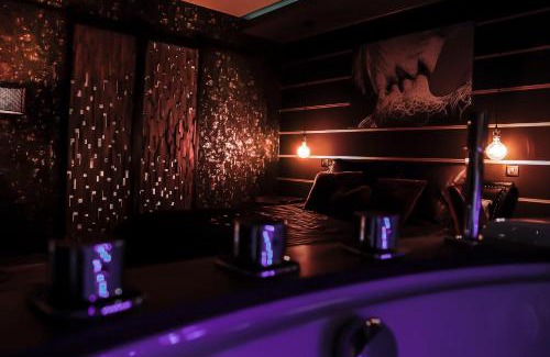 Saint-Blimont House | Suite Romantique avec Spa Privatif Sauna & Ambiance cosy Baie de Somme
