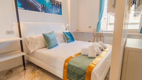 Sirmione Old Town Apartment | Suite Sirmione Studio - Italian Homing