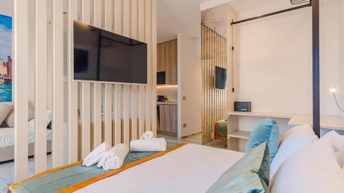 Sirmione Old Town Apartment | Suite Sirmione Studio - Italian Homing