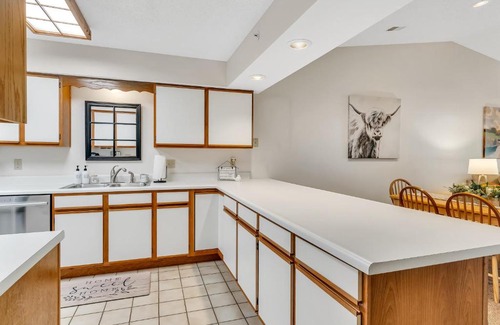 Branson Apartment | Suite Spot at the Foothills condo