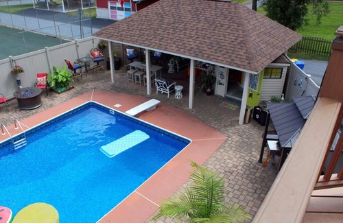 Bressler-Enhaut-Oberlin House | Suite Spot Vacay Oasis by Hershey