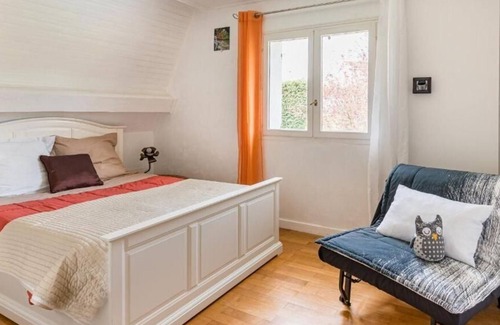Maringes Bed & Breakfast | Suite with 3 comfortable bedrooms and large bathroom