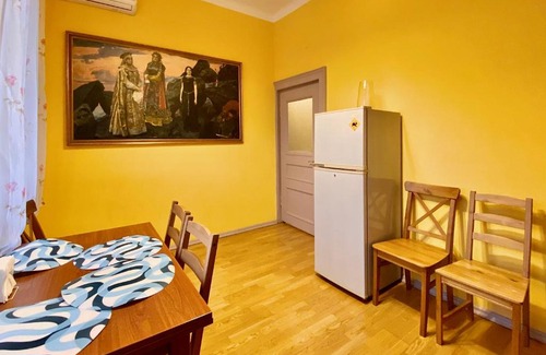 Central Administrative Okrug Apartment | Suite with a balcony and a view of the Moscow Kremlin