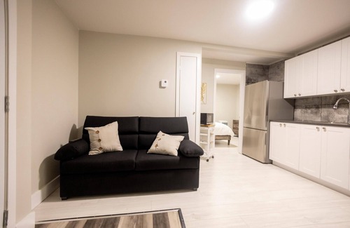 Rouyn-Noranda Apartment | Suite with closed bedroom and sofa bed near Plage Kiwanis (Le Centre-Ville)