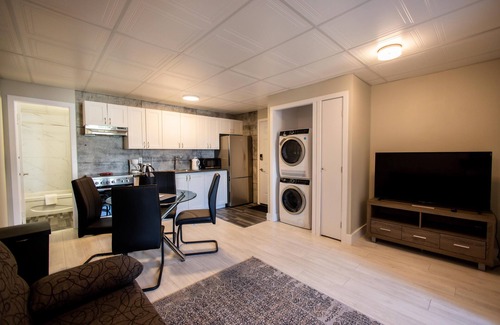 Rouyn-Noranda Apartment | Suite with closed bedroom and sofa bed near Plage Kiwanis (Le Centre-Ville)