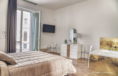 Conversano Villa | Suite with hot tub and steam room