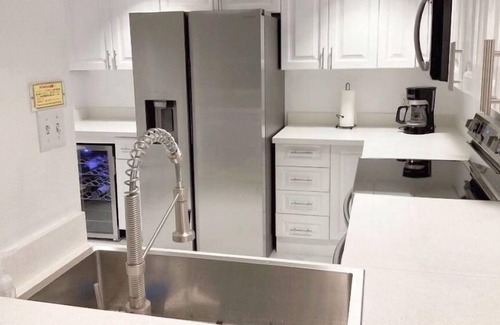 Tumon Condo | Suite with sea view