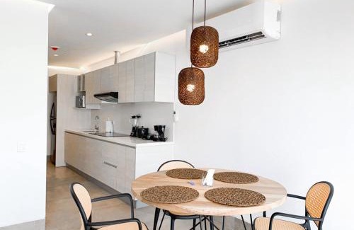 Simon Bolivar Apartment | Suites cerca del aeropuerto - terminal terrestre y centros comerciales