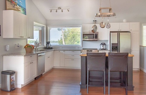 Midland Cottage | Sumac Trail - Modern Waterfront Cottage w/Hot Tub, Pool Table, Watercraft