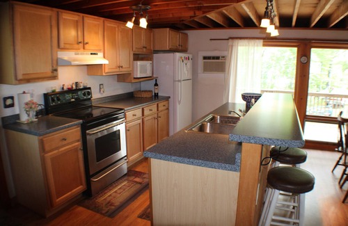 Wakefield Cottage | Summer and Early Fall Lakeside Cottage Rental