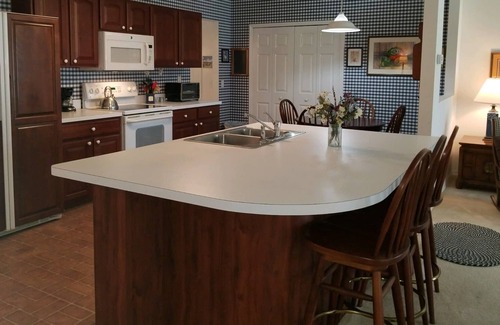 New Smyrna Beach House | SUMMER BEACH DEALS SUGARMILL CC SHORT RIDE TO THE BEACH AND ALL.