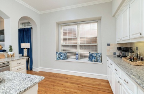 Park Cities House | Summer Family Home Steps from SMU & Highland Park