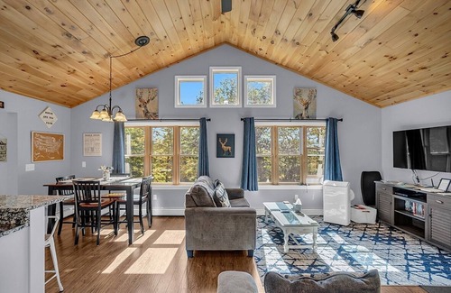Hartford House | Summer fun in Oxford Hills – Dog Friendly!