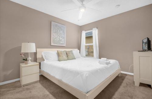 Kissimmee House | Summer Getaway - 5-Bedroom Home with Private Pool!