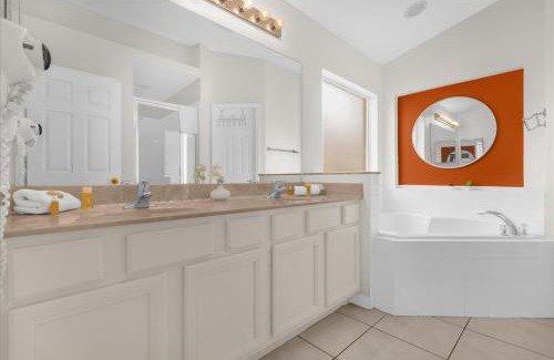 Kissimmee House | Summer Getaway - 5-Bedroom Home with Private Pool!