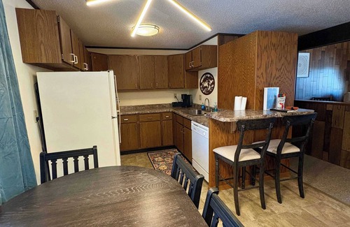 Bessemer Villa | Summer Hangout I Alpen Villas at Powderhorn Mountain