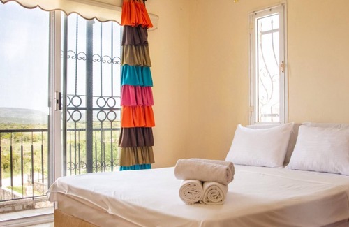 Cesme Villa | Summer House with Garden and Nature View in Cesme