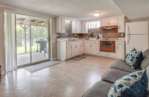 Gallatin House | Summer Lakefront Home |Sleeps 12| Firepit & Deck