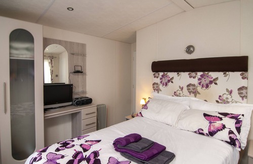 St Leonards-On-Sea Cabin | Summer Lodge luxury caravan in Hastings free WiFi