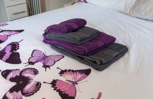 St Leonards-On-Sea Cabin | Summer Lodge luxury caravan in Hastings free WiFi