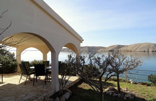 Miskovici House | SUMMER RESIDENCE DIRECTLY AT THE SEA