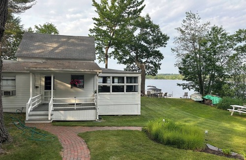 Auburn Cottage | Summer Retreat at Taylor Pond
